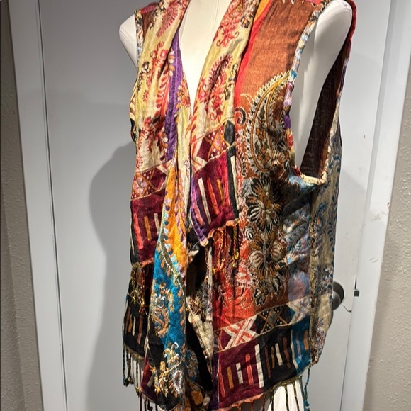 Elegant reversible vest with paisley pattern by ANU - Picture 2 of 16